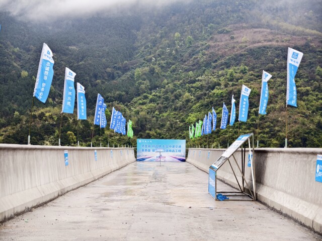 零道高速公路桥梁验收_型钢-UHPC商品桥梁技术_高速桥梁